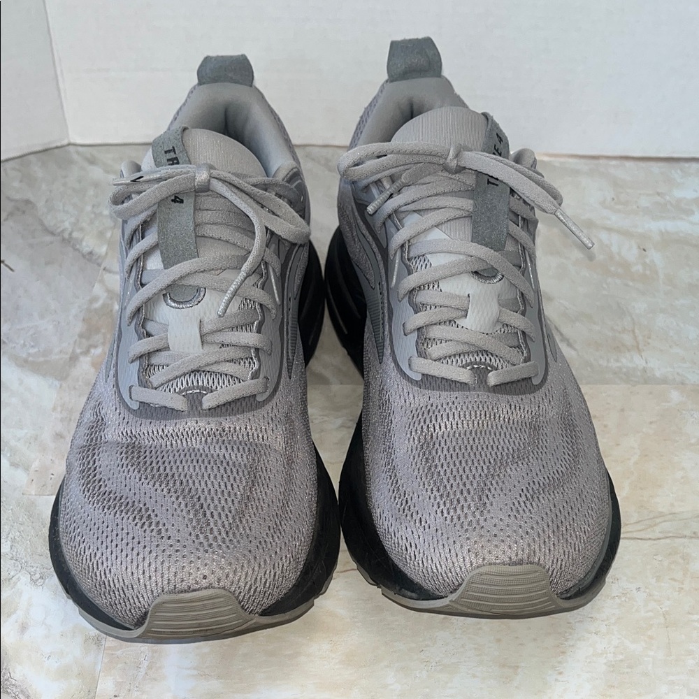 Brooks Gray Mesh Athletic Running Sneakers